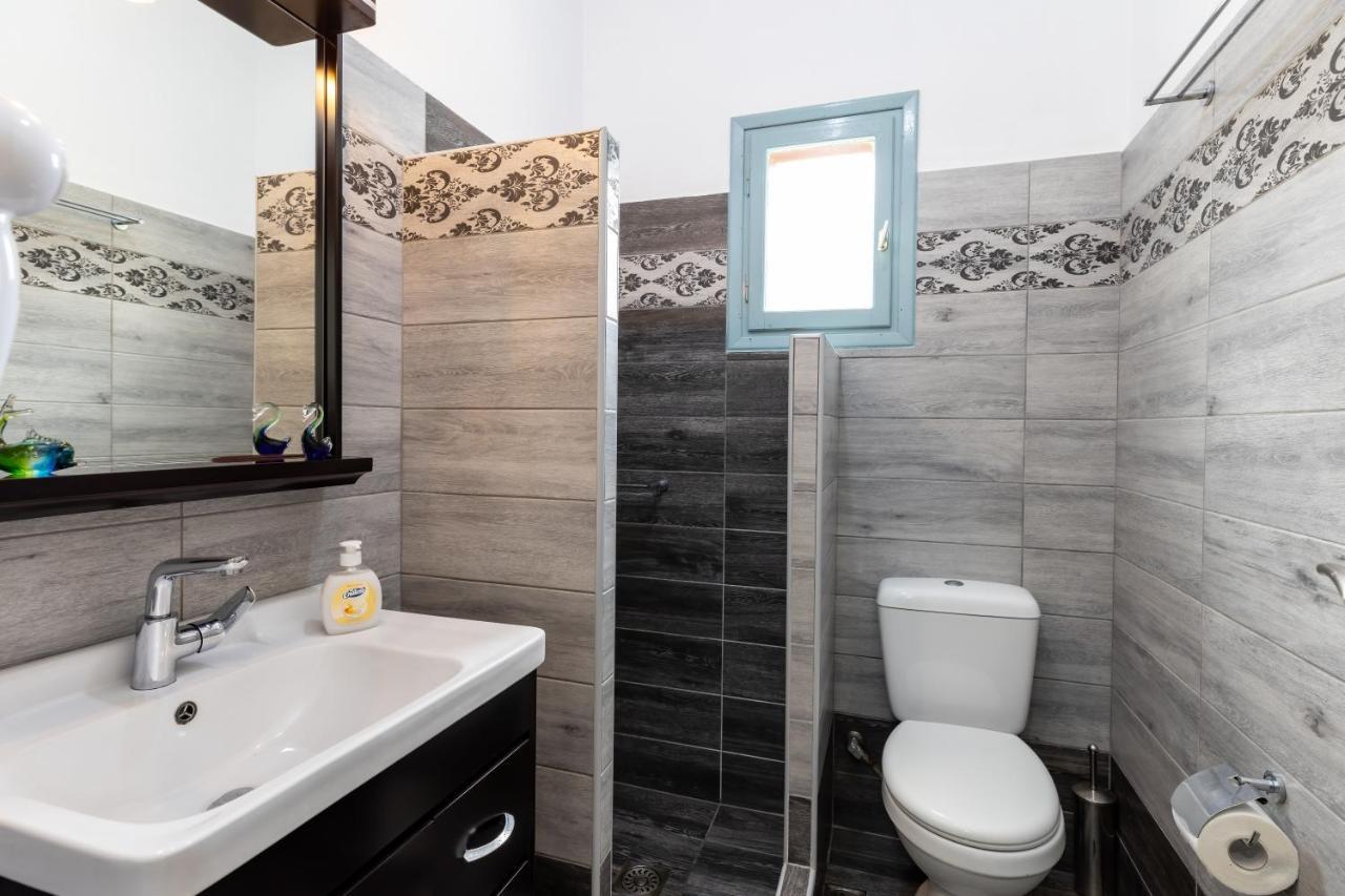 Peris Rooms Kamares  Bagian luar foto