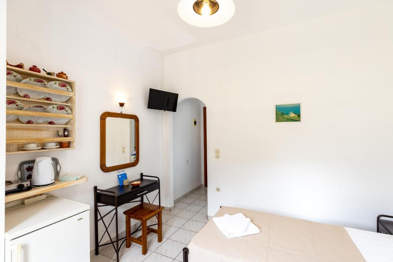 Peris Rooms Kamares  Bagian luar foto
